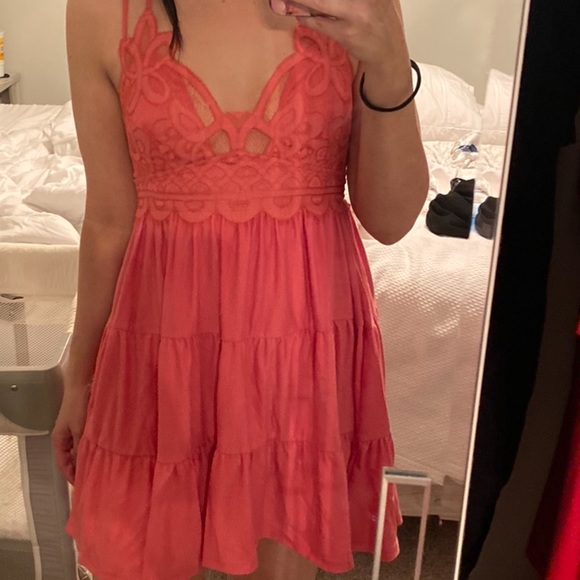 Crochet lace dress with criss cross back - Picture 2 of 3